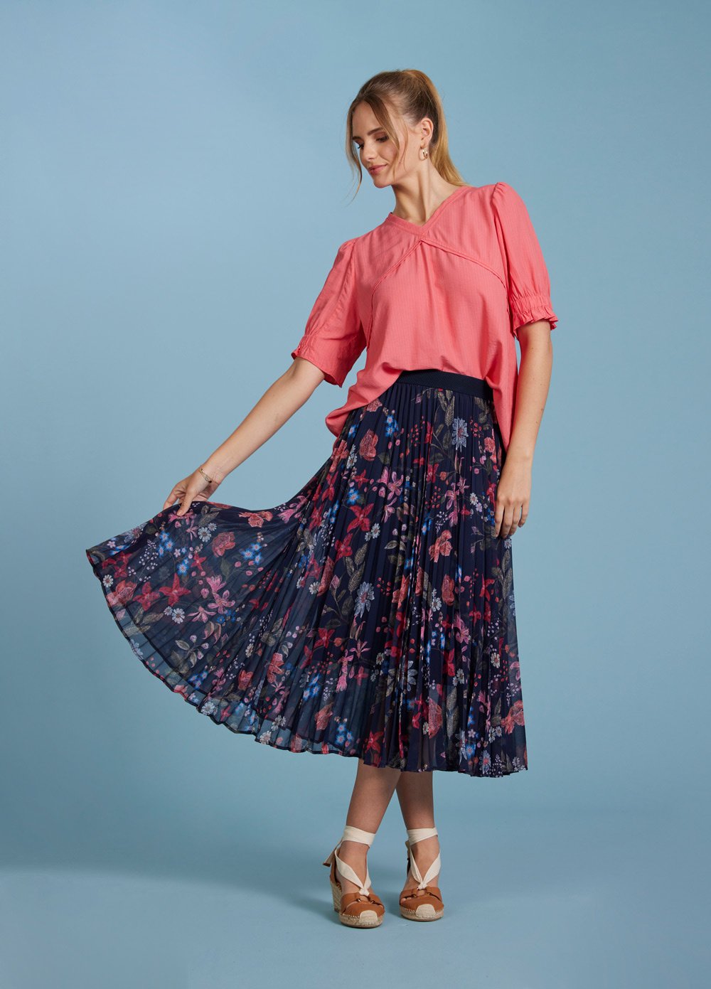 Pleated skirt nz best sale